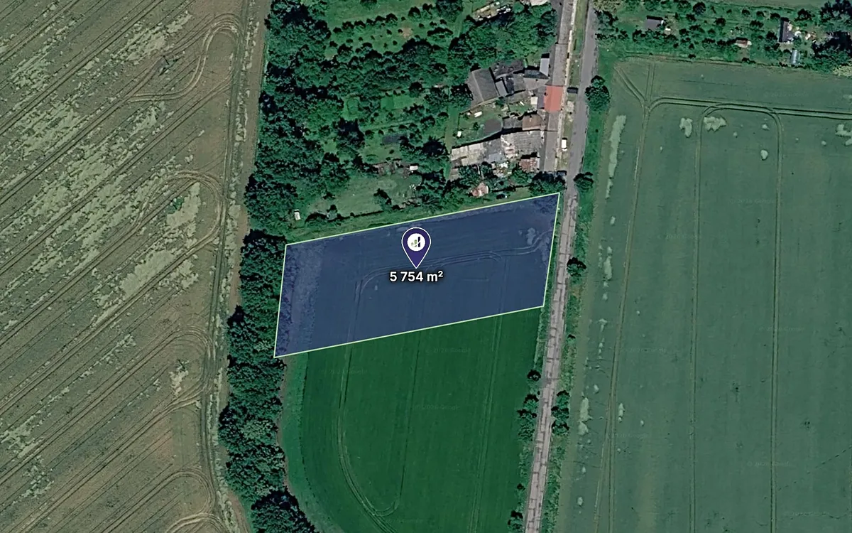 Prodej podílu 1/2 pole 2856 m²
